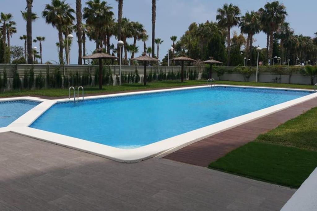 شقة Edificio Mondrian 1ª Linea Vistas Al Mar أوروبيسا ذيل مار المظهر الخارجي الصورة
